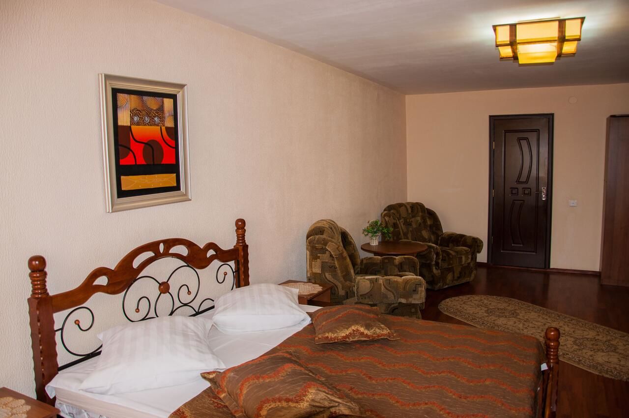 Отель Corona Hotel Караганда